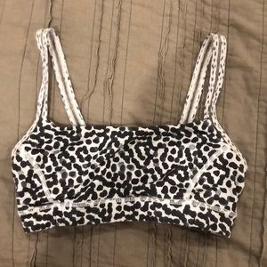 Lululemon sports bra